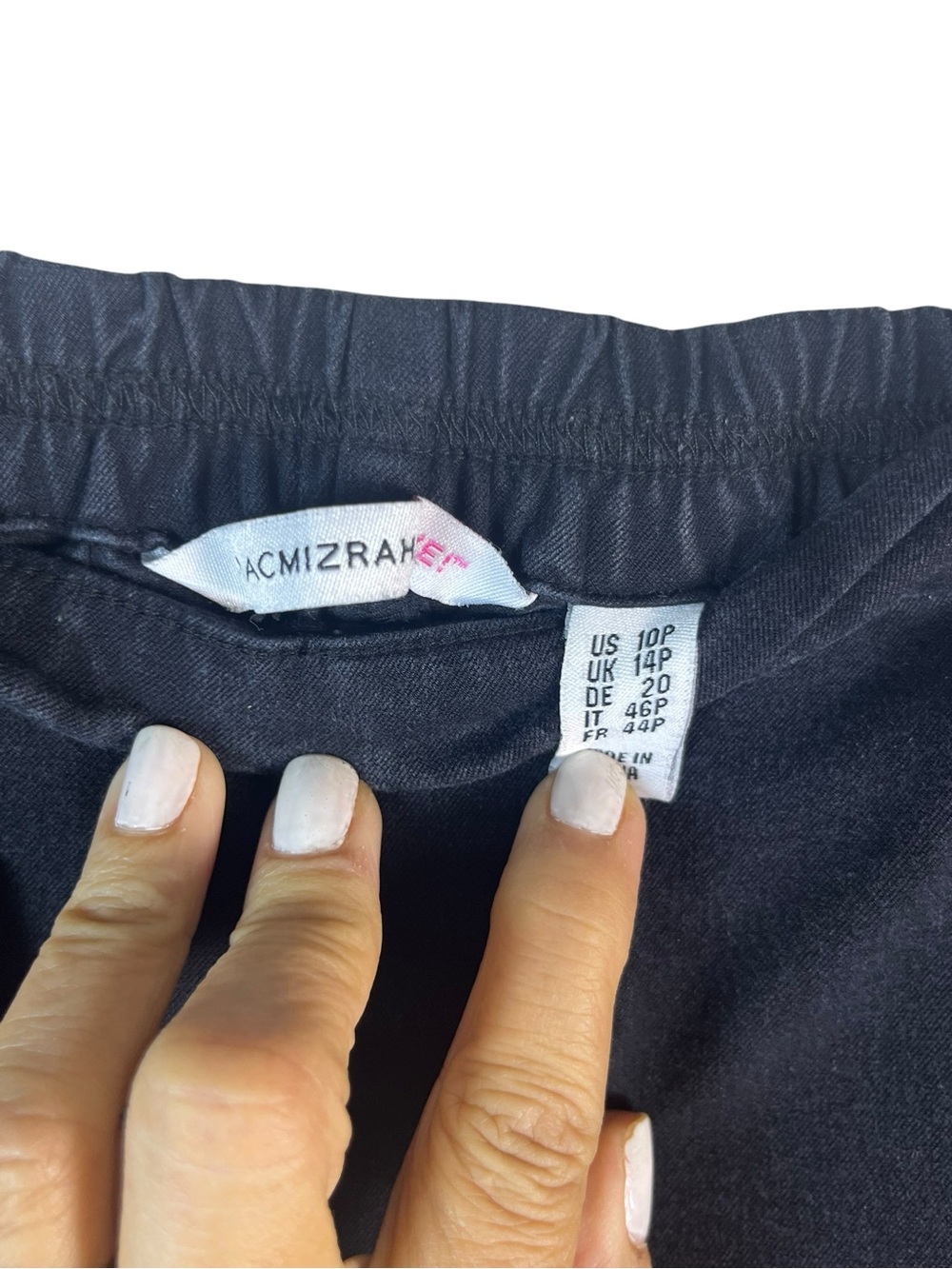 Isaac Mizrahi Women's black Pull-On Crop Pants size 10P - Picture 3 of 9